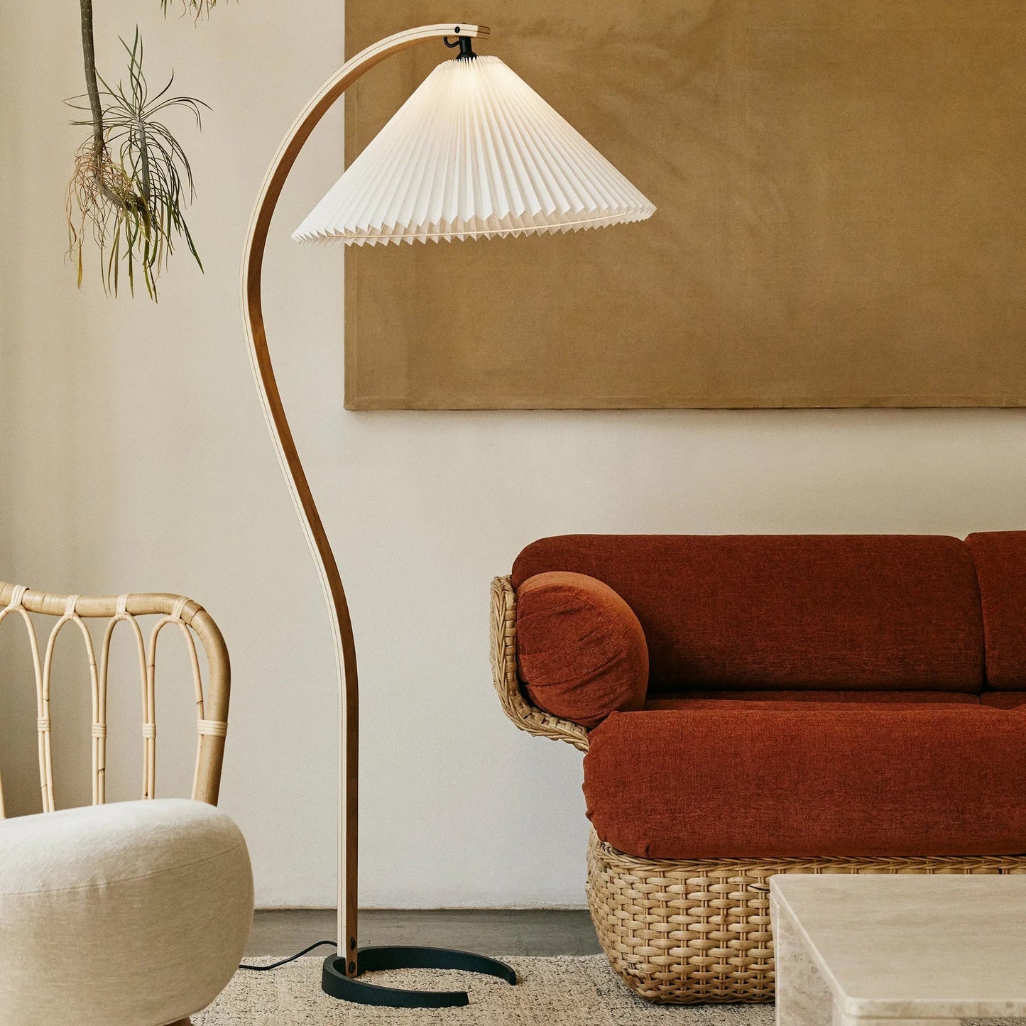Bentwood Floor Lamp for Living Room & Reading Corner – Arc Beech Wood Standing Lamp, Linen Shade Mid-Century Bedroom Floor Light