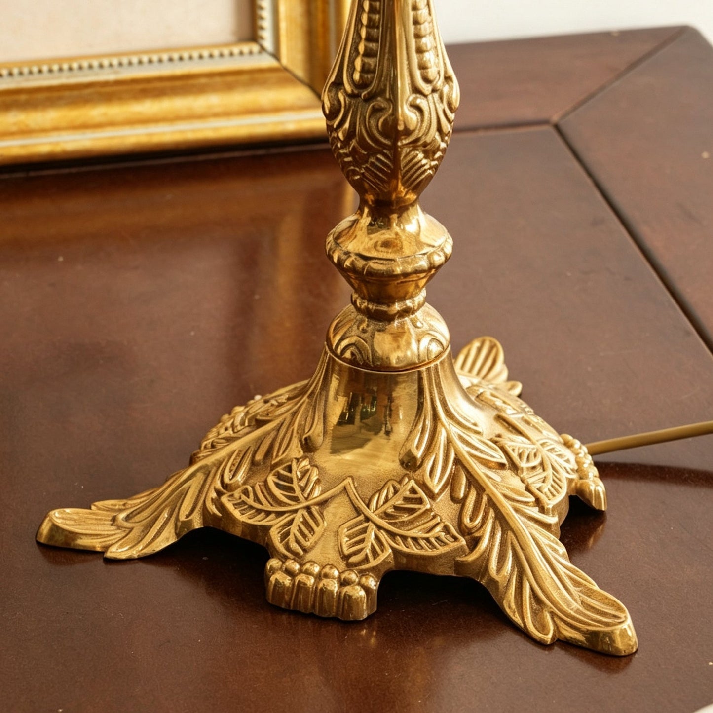 Crystal Table Lamp for Bedroom & Living Room – Baroque Frosted Glass Dome Accent Lamp, Ornate Brass Bedside & Entryway Table Light
