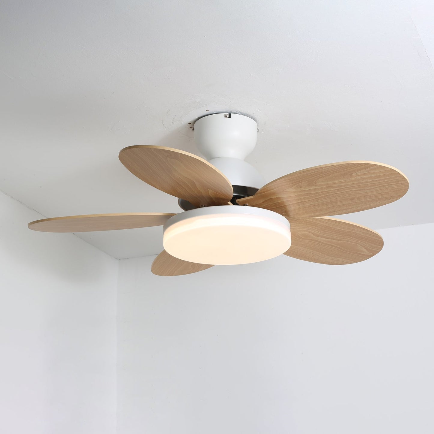 Ceiling Fan with Light and Remote for Bedroom & Living Room – Quiet LED Wood Grain Fan, Modern Low-Profile Open-Plan Ceiling Fan