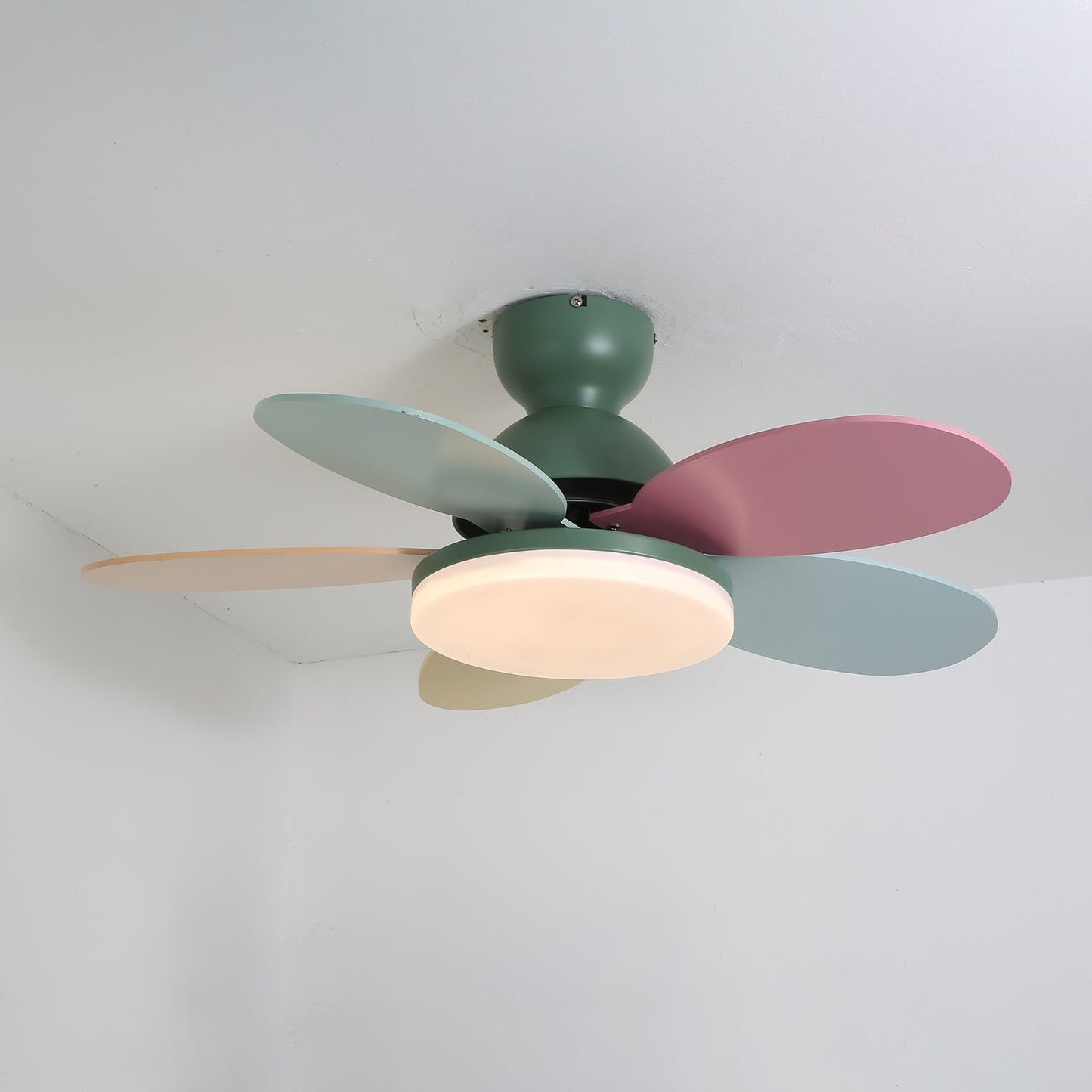Ceiling Fan with Light and Remote for Bedroom & Living Room – Quiet LED Wood Grain Fan, Modern Low-Profile Open-Plan Ceiling Fan