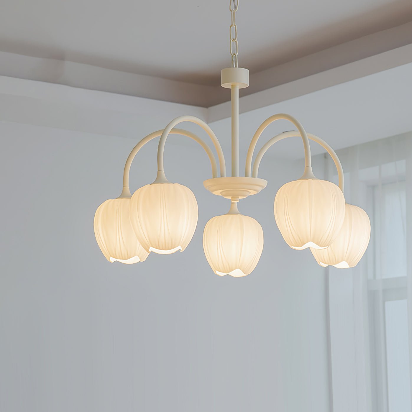 Green Tulip Chandelier for Dining Room & Living Room – Matcha Glass Shade LED Ceiling Light, Modern Floral Entryway Statement Chandelier